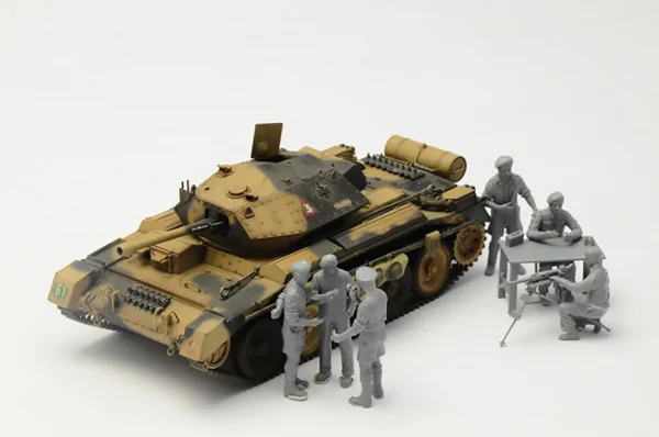 Italeri Crusader Mk III With Tank Crew