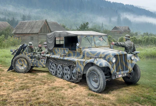 Italeri Sd Kfz 10 Demag With Le Ig18 + Crew — image 9 of 10