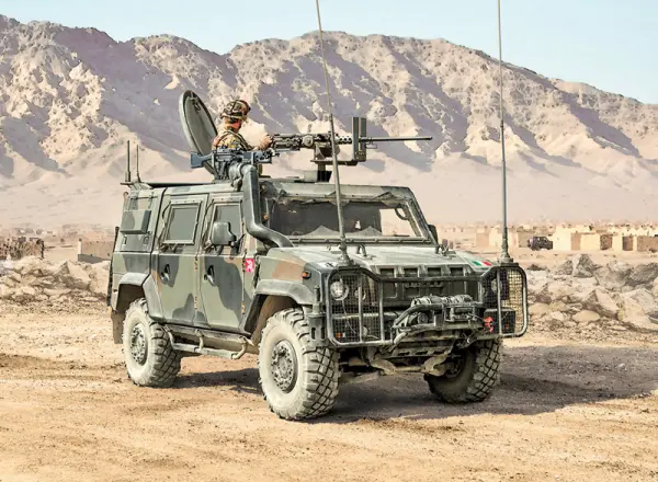 Italeri VTLM Lince — image 3 of 18
