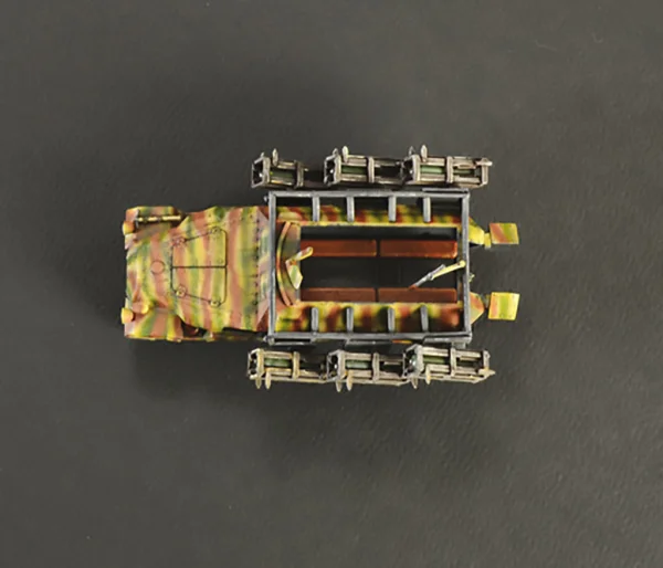 Italeri 1/72 Sd Kfz 251/1 Stuka Zu Fuss