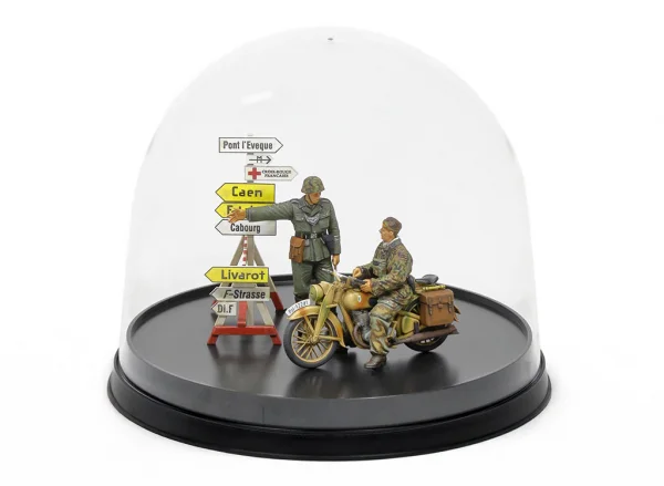 Tamiya Display Case J - Dome Type — image 3 of 3