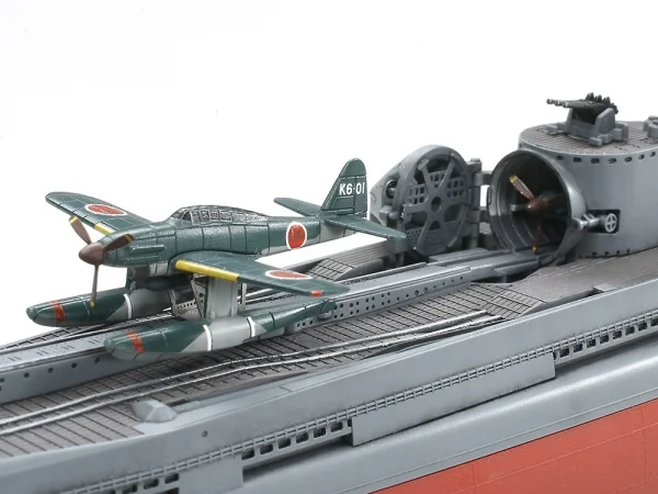 Tamiya Japanese Navy Submarine I-400 — image 7 of 17