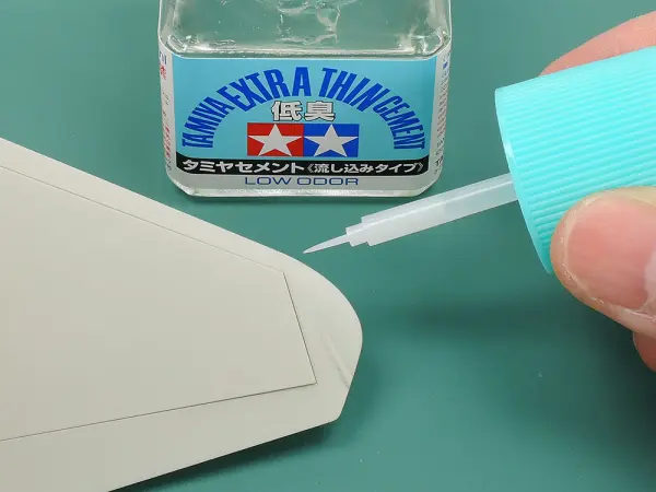 Tamiya Extra Thin Plastic Cement - Low Odour - 40ml &mdash; image 2 of 2