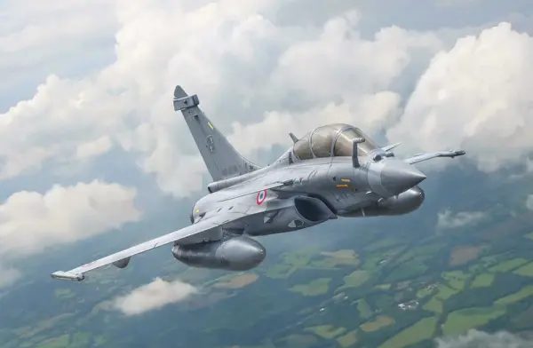 Italeri Rafale B Two-Seat French Fighter Aircraft — image 2 of 11