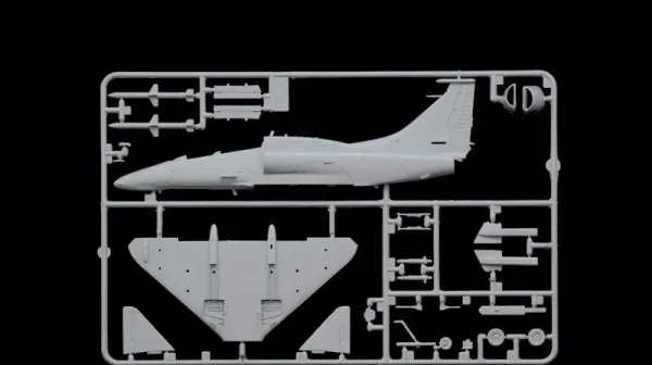 Italeri OA-4M Skyhawk II &mdash; image 2 of 15