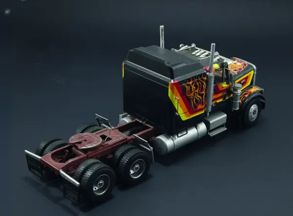 Italeri Freighliner Aerodyne &mdash; image 6 of 16