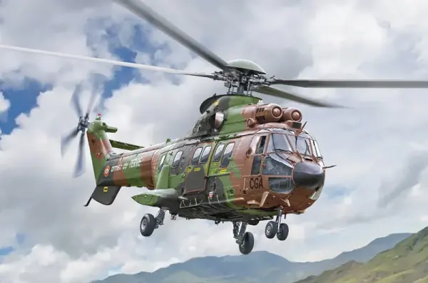 Italeri AS332 Super Puma &mdash; image 7 of 12