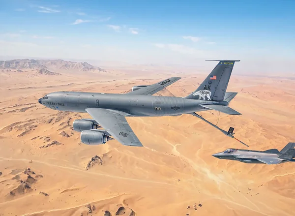 Italeri KC-135 R/FR Stratotanker — image 2 of 5