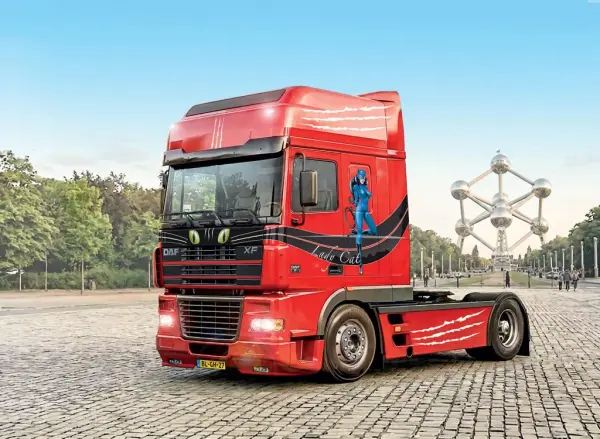 Italeri DAF XF 95 Super Space Cab — image 14 of 15
