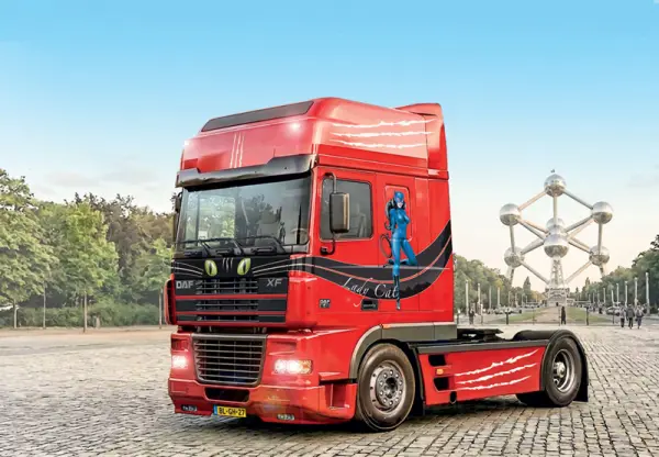 Italeri DAF XF 95 Super Space Cab — image 10 of 15