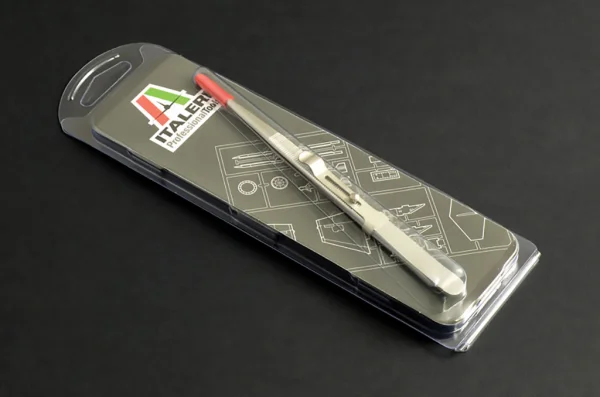 Italeri Fine Serrated Locking Tweezers 160 — image 2 of 2