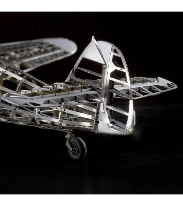 Artesania 1:16 Messerschmitt Bf109 Metal Kit — image 4 of 13