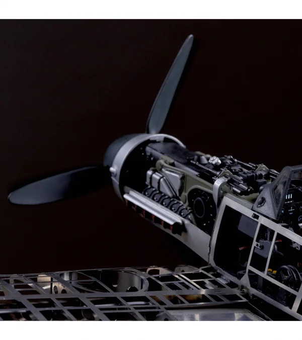 Artesania 1:16 Messerschmitt Bf109 Metal Kit — image 3 of 13