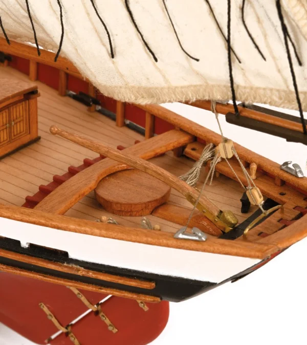 1/50 Jolie Brise Cotre Pilote du Havre Racing Cutter Southampton — image 5 of 17