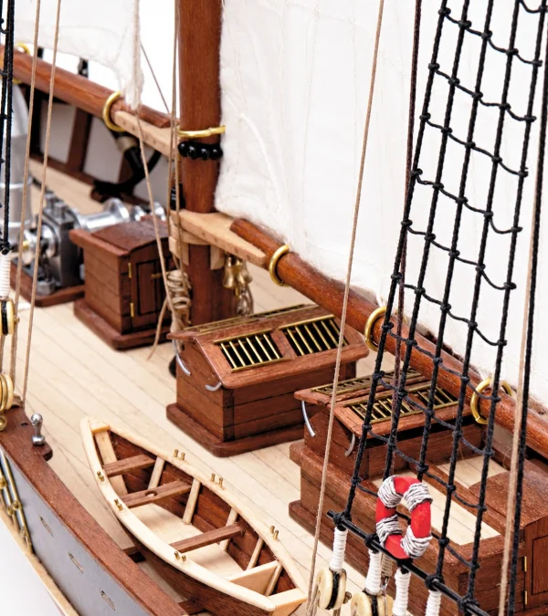 Artesania Bluenose II &mdash; image 4 of 18