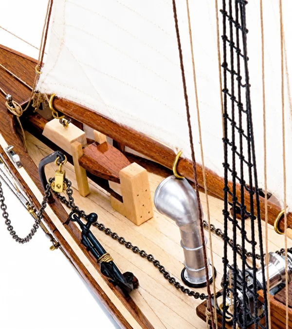 Artesania Bluenose II &mdash; image 2 of 18
