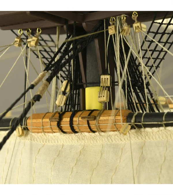 Artesania Santisma Trinidad Trafalgar 1:84 — image 4 of 14