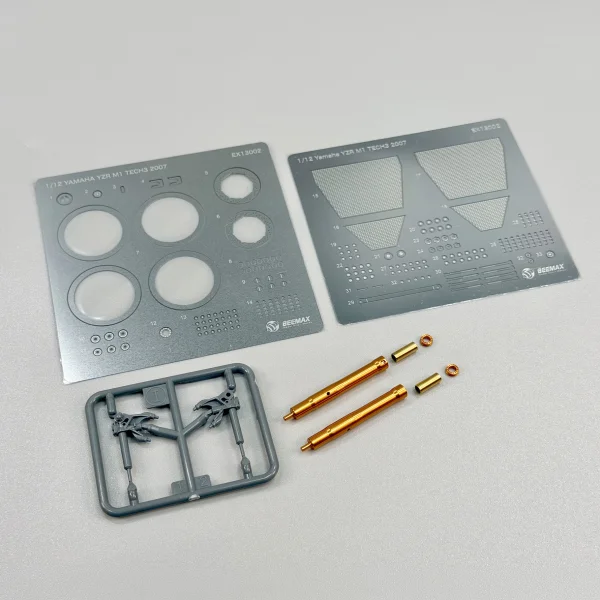Detail Up Parts for 1:12 Yamaha YZR-M1 2007 — image 2 of 2