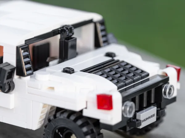1:24 Humvee off- road truck - 328pcs
