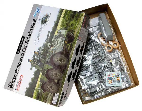 Dragon 1/35 British Armored Car Saladin &mdash; image 2 of 14