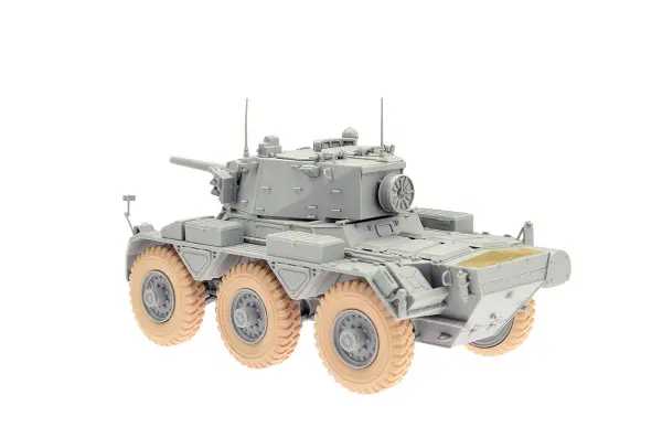 Dragon 1/35 British Armored Car Saladin &mdash; image 11 of 14