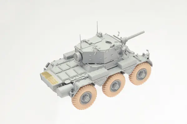Dragon 1/35 British Armored Car Saladin &mdash; image 9 of 14