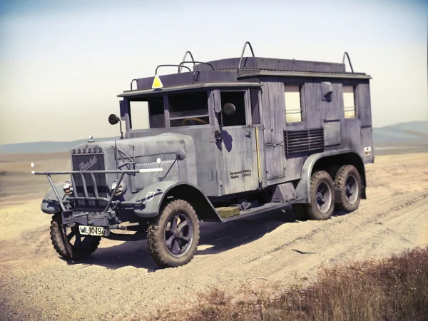 Henschel 33 D1 Kfz.72 - WWII German Radio Communication Truck
