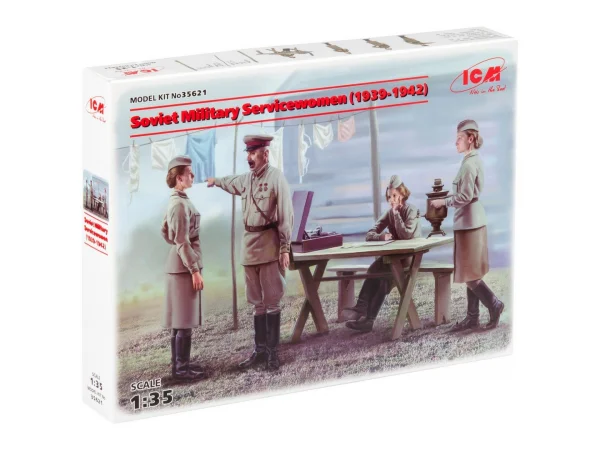 Soviet Military Servicewomen (1939-1942) (4 figures)