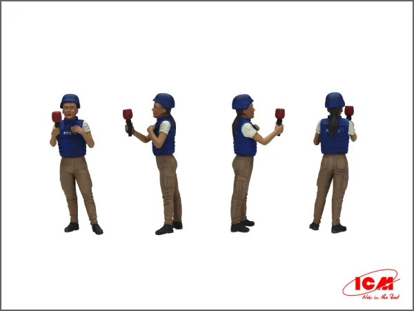 Journalists in War (4 figures)