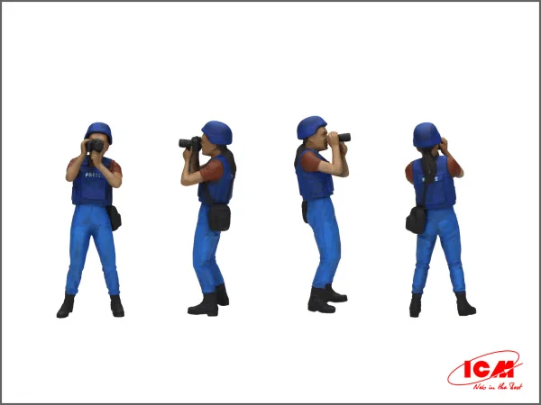 Journalists in War (4 figures)