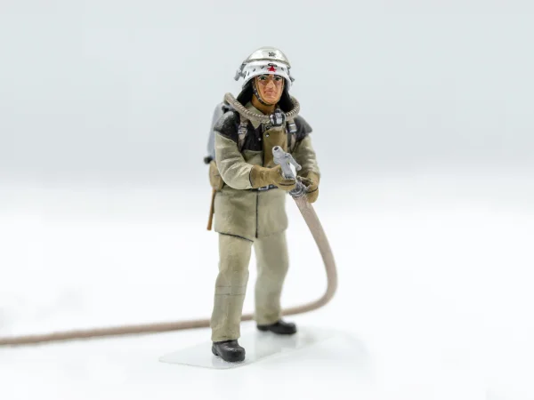 Chernobyl #2 Fire Fighters (AC-40-137A Fire Truck - 4 Figures & Diorama Base with Background)