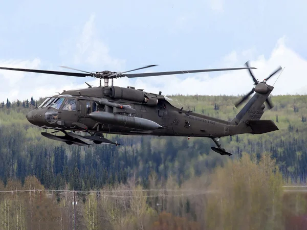 UH-60A Black Hawk with ESSS & Skis