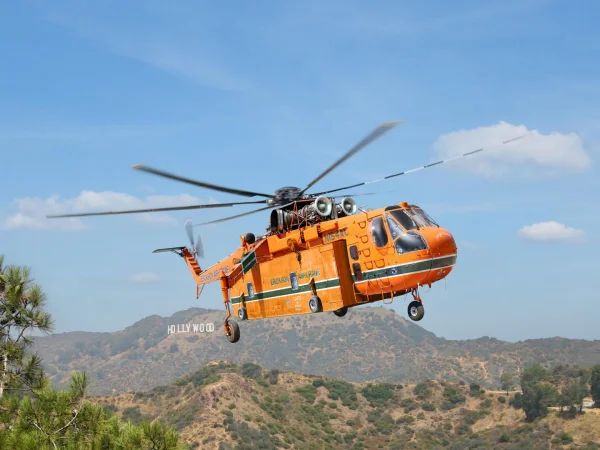 Sikorsky S-64E Skycrane with Universal Pod