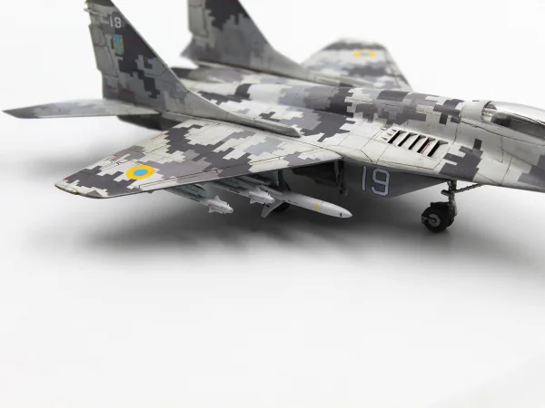 Radar Hunter - MiG-29 9-13Ukrainian Fighter with HARM missiles