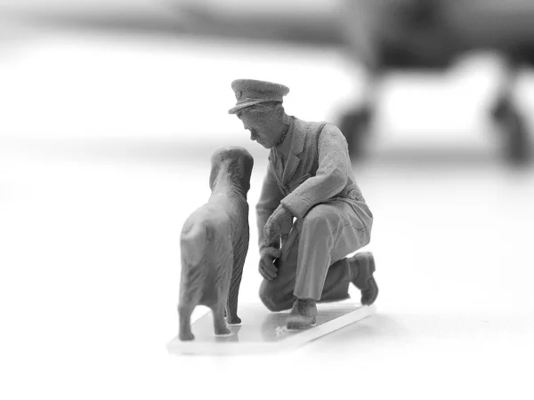 WWII RAF Airfield Diorama Set with 7 Figures & 2 Spitfires
