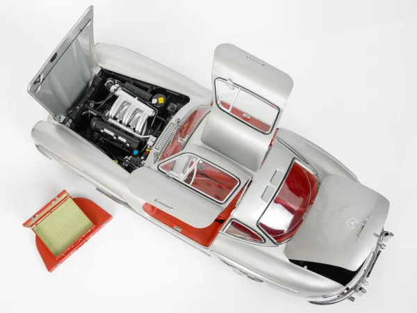 Mercedes 300 SL Silver 1:8 Scale Full Metal Kit
