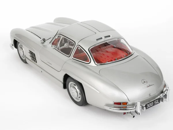 Mercedes 300 SL Silver 1:8 Scale Full Metal Kit