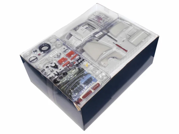 IXO Full Kit Volvo S122 Amazone 1:8 Scale Metal Kit