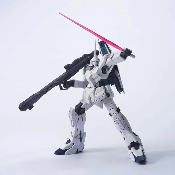 HGUC 1:144 RX-0 Unicorn Gundam (Unicorn Mode)