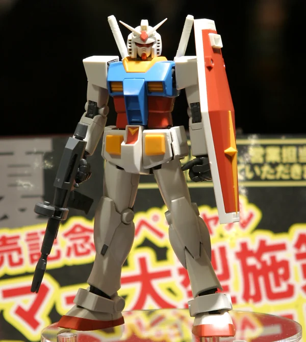 MG 1:100 Gundam RX-78-2 Version 2.0 — image 8 of 9
