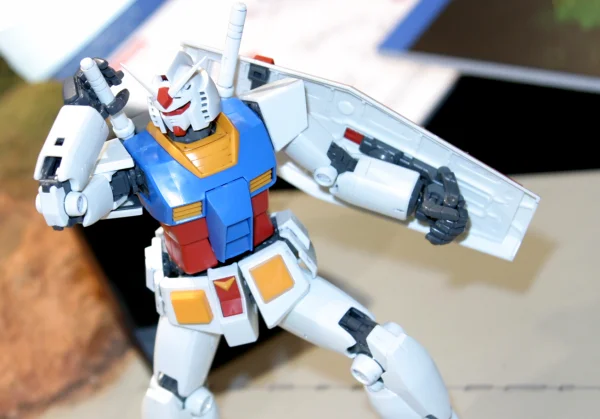 MG 1:100 Gundam RX-78-2 Version 2.0 — image 9 of 9