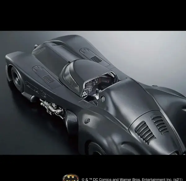 1/35 Scale Model Kit Batmobile (Batman Version) — image 3 of 9