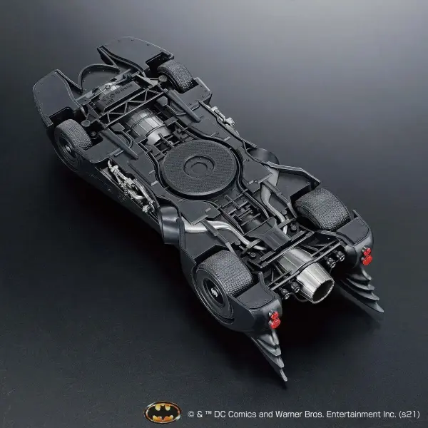 1/35 Scale Model Kit Batmobile (Batman Version) — image 4 of 9