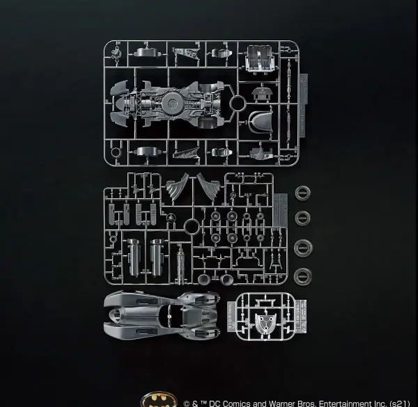 1/35 Scale Model Kit Batmobile (Batman Version) — image 5 of 9