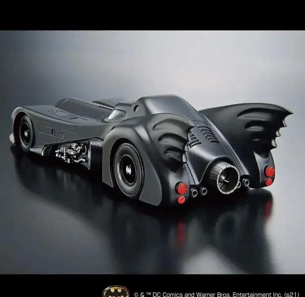 1/35 Scale Model Kit Batmobile (Batman Version) — image 6 of 9