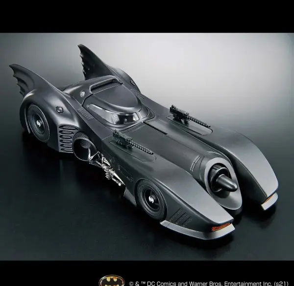 1/35 Scale Model Kit Batmobile (Batman Version) — image 7 of 9