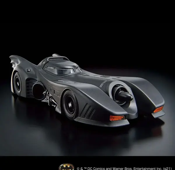 1/35 Scale Model Kit Batmobile (Batman Version) — image 8 of 9
