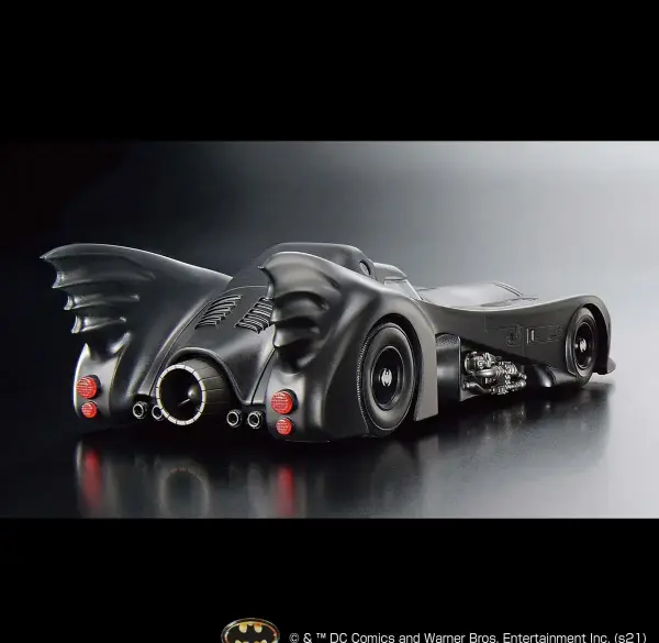 1/35 Scale Model Kit Batmobile (Batman Version) — image 9 of 9