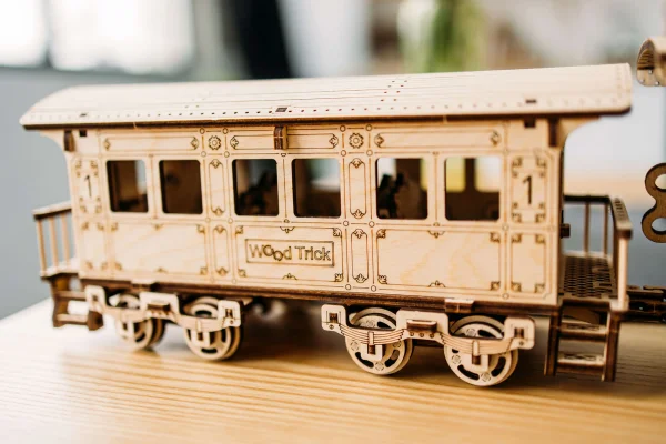 Wood Trick Locomotive R17