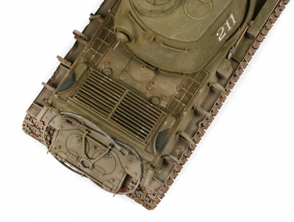 Zvezda Sov.Heavy Tank Is-2 B — image 4 of 8